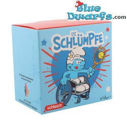 Vanity Smurf in wheelchair playing tennis - Mc Donalds Happy Meal - Schleich - 2024 - 5,5cm