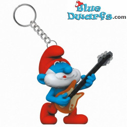 PRE-ORDEN:Papá Pitufo con una guitarra – Llavero de Pitufo – Figura Plastoy – 2026 – 5,5 cm