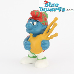 20105: Scot Smurf with bagpipes - Green socks – Schleich or Bully – 5.5 cm