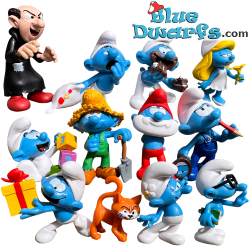 Lazy Smurf with pillow - Plastic Figurine - The Purple Cow - 6cm