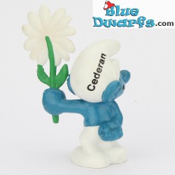 20076: Courting Smurf with flower
