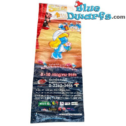 Schtroumpfette - Bannière thaïlandaise du spectacle musical des Schtroumpfs – Pièce unique – Polyester – 2016 – 160 x 60 cm