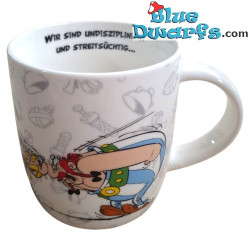 Astérix y Obélix taza:  We are rowdy lot and we like a punch up... But we love our friends (0,38L)