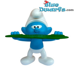 Greedy Smurf with sarsaparilla leaf- Mc Donalds figurine (2018 / +/- 7 cm)