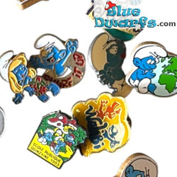 Puffo vintage selezionato casualmente – Spilla da collezione – Peyo 1992–1993 IMPS Bruxelles – 2,5 cm