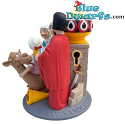 The Tartar Helmet - Bob & Bobette Figurine - Parastone - 22 cm