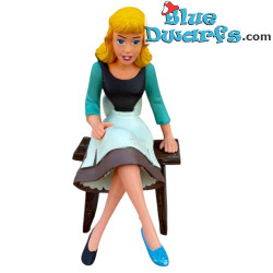 Cendrillon assise – figurine Disney – Bullyland – 8 cm