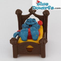 40240: Smurf in bed