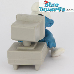 40249: Computer Smurf